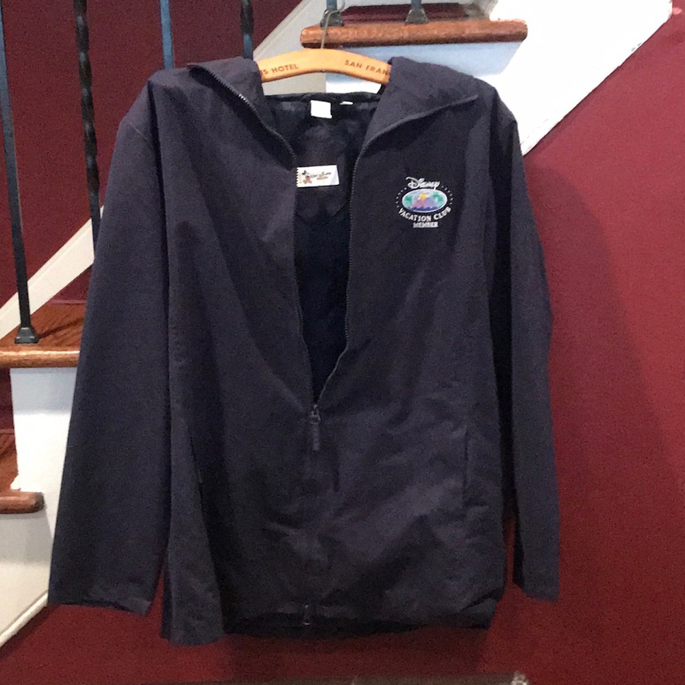 Walt Disney World Disney Vacation Club Member Rain Jacket